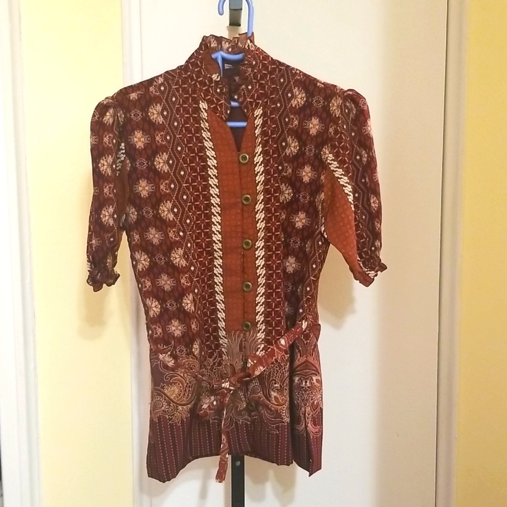 Batik Print Button Tie-up Shirt - Medium